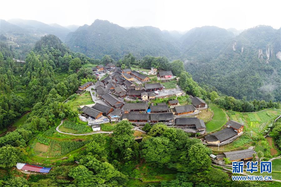 （新華全媒頭條·走向我們的小康生活·圖文互動(dòng)）（7）那山，那人，那苗寨——十八洞村三代人的奮斗史